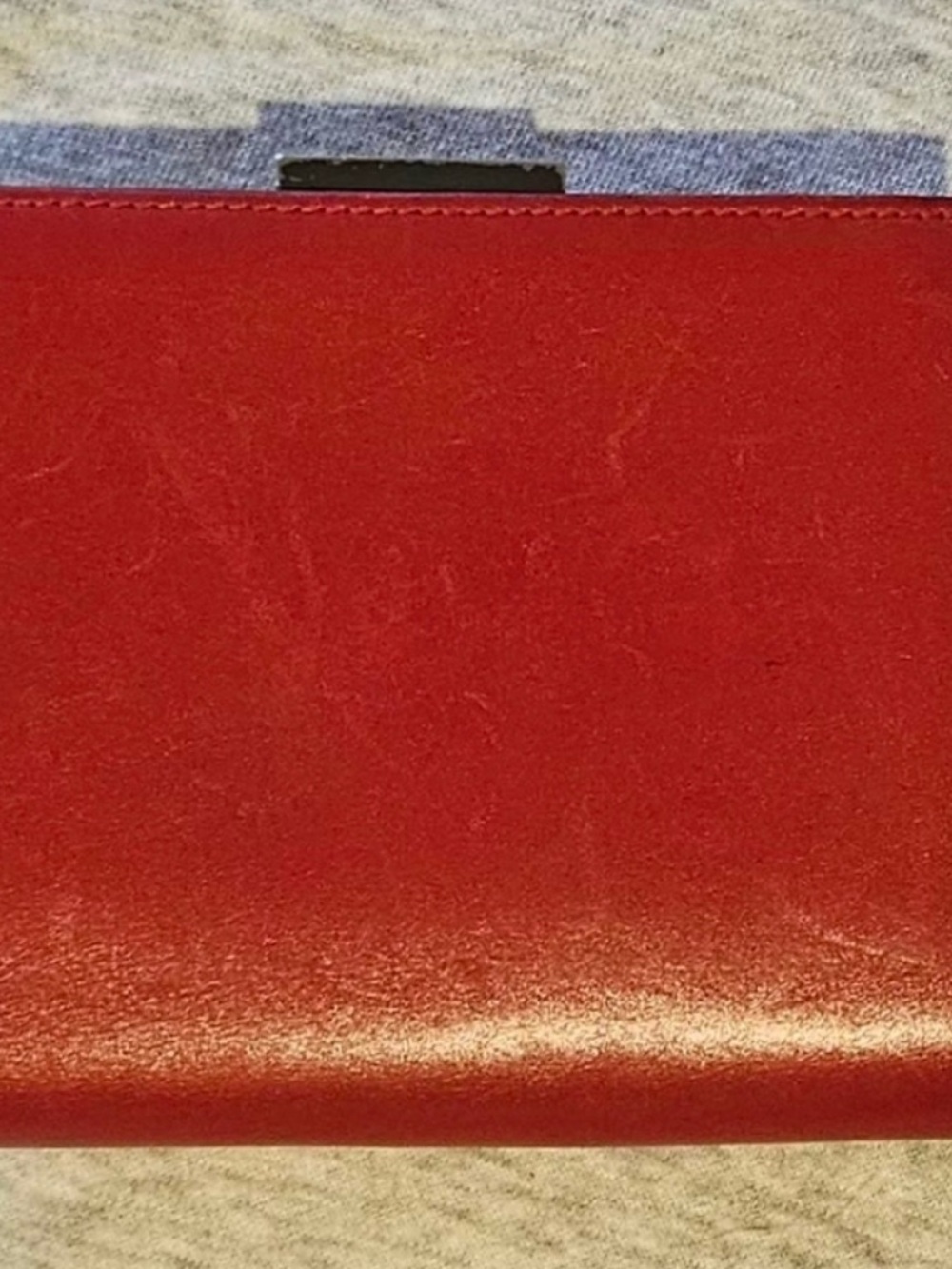 Coach vintage leather wallet in a deep cherry or bordeaux red - Picture 9 of 9